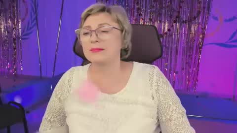 Snapshot of sugarvi chatting on February 19, 2025, 6:21 pm Vivien online show from February 19, 2025, 6:21 pm