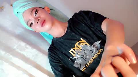 Snapshot of sugarxbaby_ chatting on January 31, 2025, 3:20 am LoveSugar online show from January 31, 2025, 3:20 am