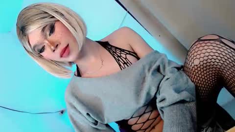 LoveSugar online show from June 11, 2026, 1:42 pm