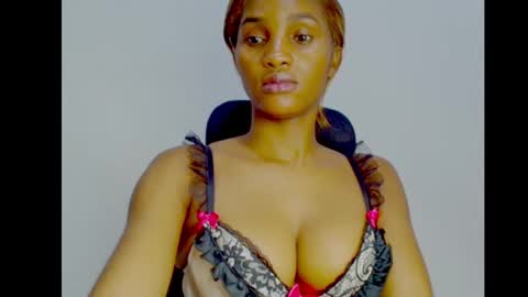 Snapshot of sugax_cuntwetxx chatting on September 20, 2025, 12:33 am Ivy online show from September 20, 2025, 12:33 am