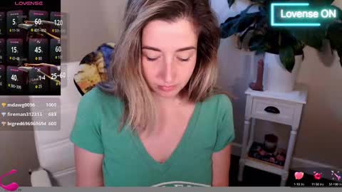 Snapshot of suggestivebehavior chatting on October 10, 2025, 12:59 pm Mia online show from October 10, 2025, 12:59 pm