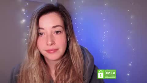 Snapshot of suggestivebehavior chatting on November 26, 2025, 2:51 pm Mia online show from November 26, 2025, 2:51 pm