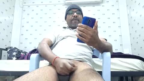 suitfetish72 online show from March 15, 2026, 7:53 pm