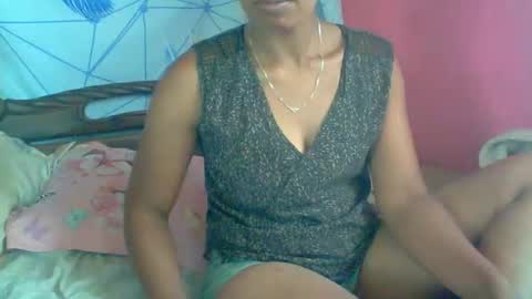 Snapshot of sukietalore chatting on May 17, 2026, 10:11 am SukieTalore online show from May 17, 2026, 10:11 am