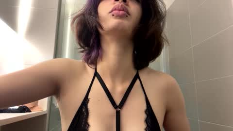 Snapshot of sukulaurens chatting on September 27, 2025, 4:23 pm Suku Ren online show from September 27, 2025, 4:23 pm