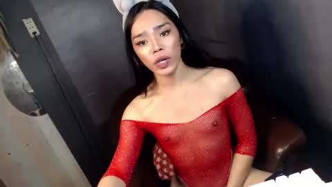 sultry_sirenxx online show from February 15, 2025, 11:06 am