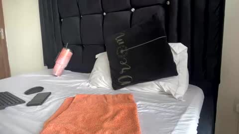 Snapshot of sultryaura chatting on January 12, 2026, 7:24 am maskedtemptress online show from January 12, 2026, 7:24 am