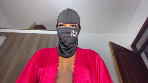 Snapshot of sultryaura chatting on February 20, 2026, 1:57 am maskedtemptress online show from February 20, 2026, 1:57 am