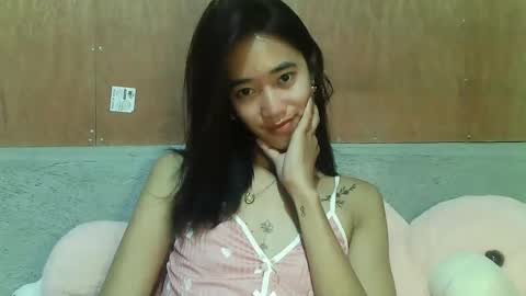 Snapshot of sultrygirl69 chatting on April 18, 2026, 1:42 am ANNA online show from April 18, 2026, 1:42 am