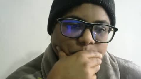 sultryindianxx100 online show from April 24, 2026, 8:28 am