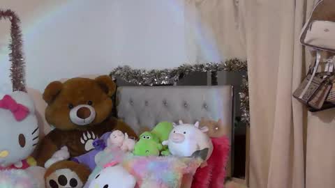 summer 09 online show from February 18, 2026, 2:40 am