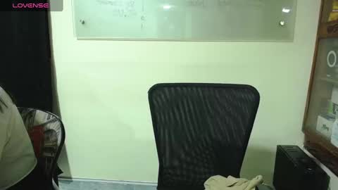 Snapshot of summer_girls01 chatting on January 9, 2025, 12:57 am summer_girls01 online show from January 9, 2025, 12:57 am