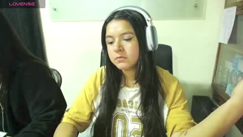 Snapshot of summer_girls01 chatting on February 10, 2025, 5:03 am summer_girls01 online show from February 10, 2025, 5:03 am