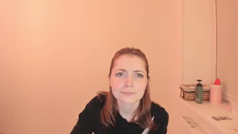 Snapshot of summer_preston chatting on June 19, 2026, 9:18 pm Summer Preston online show from June 19, 2026, 9:18 pm