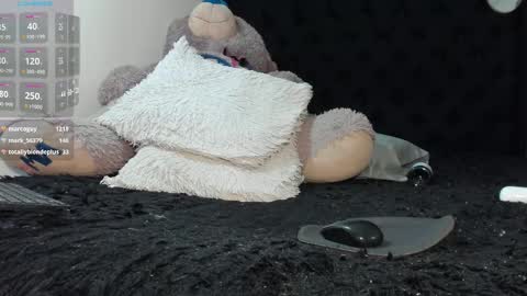 Andres-tattoos  Derek Hairy online show from February 21, 2025, 6:40 am