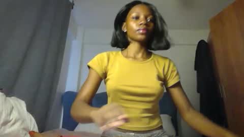 Snapshot of summerbuddy chatting on April 20, 2026, 5:21 am summerbuddy online show from April 20, 2026, 5:21 am