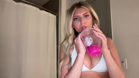 summerclarkee online show from March 3, 2026, 9:53 pm