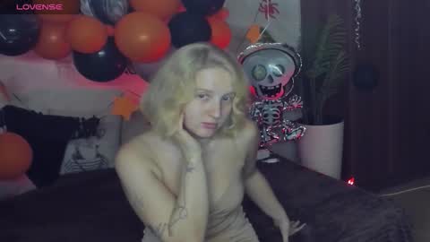 Snapshot of summerjem chatting on October 31, 2025, 9:54 am summerjem online show from October 31, 2025, 9:54 am