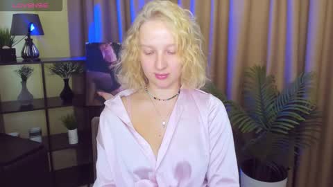 Snapshot of summerjem chatting on November 8, 2025, 8:36 am summerjem online show from November 8, 2025, 8:36 am