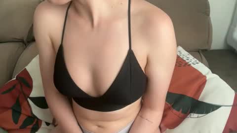 The real sugar baby  Sam Summer  online show from November 12, 2025, 9:32 am