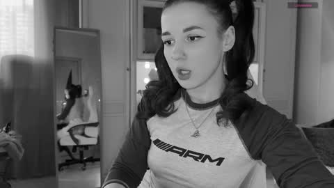 Snapshot of sun_for_you chatting on December 13, 2024, 7:25 am Miss Nelly online show from December 13, 2024, 7:25 am