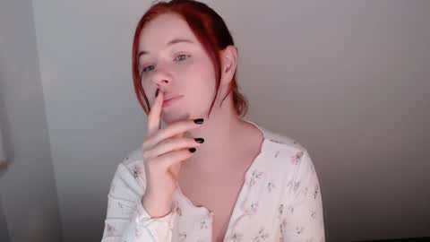 Snapshot of sun_lovely chatting on October 9, 2025, 1:14 am Alexi online show from October 9, 2025, 1:14 am