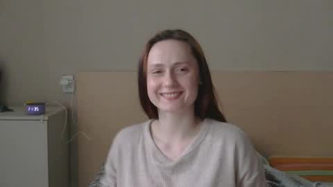 Snapshot of sun_sparkle chatting on June 5, 2026, 6:35 pm Olivia online show from June 5, 2026, 6:35 pm