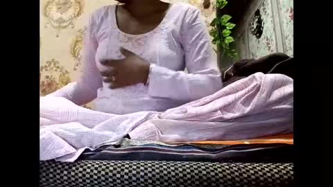 sunali_jain03 online show from May 28, 2026, 7:16 am
