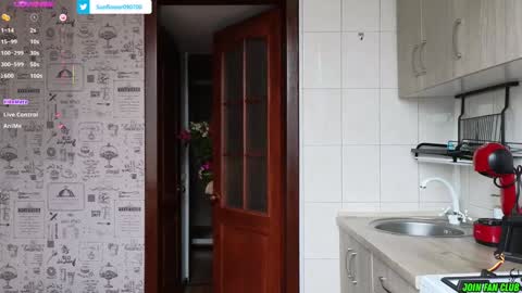 Snapshot of sunflower0907 chatting on February 4, 2025, 8:56 am Tina. Im topless model online show from February 4, 2025, 8:56 am