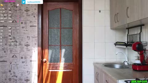 Snapshot of sunflower0907 chatting on February 12, 2025, 8:59 am Tina. Im topless model online show from February 12, 2025, 8:59 am