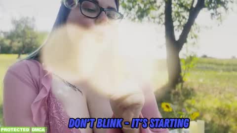 Snapshot of sunflower0907 chatting on October 13, 2025, 8:03 am Tina. Im topless model online show from October 13, 2025, 8:03 am