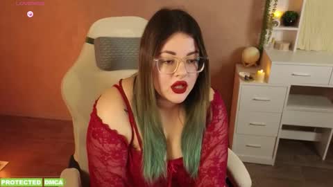 Snapshot of sunflower0907 chatting on November 19, 2025, 1:44 pm Tina. Im topless model online show from November 19, 2025, 1:44 pm