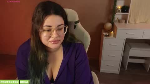 Snapshot of sunflower0907 chatting on November 27, 2025, 9:55 am Tina. Im topless model online show from November 27, 2025, 9:55 am