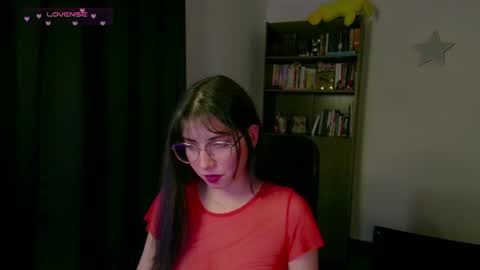 Snapshot of sunflower_uwu chatting on July 25, 2026, 2:31 am violetta online show from July 25, 2026, 2:31 am