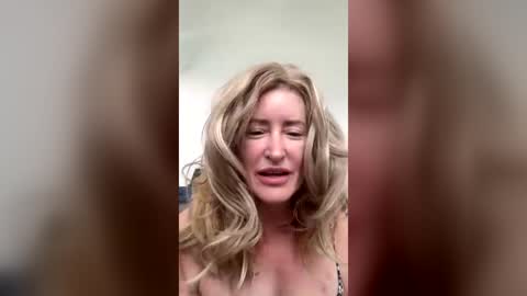 Snapshot of sunflowerannie chatting on July 18, 2026, 2:10 pm sunflowerannie online show from July 18, 2026, 2:10 pm