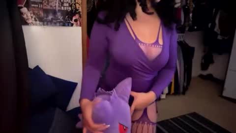 Sofie online show from June 19, 2026, 5:23 am