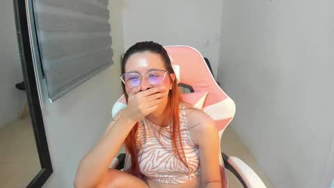 Snapshot of sunn_ray chatting on January 19, 2025, 11:10 pm IG zsun ray0 online show from January 19, 2025, 11:10 pm