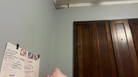 Snapshot of sunneeshellee chatting on June 17, 2026, 7:33 am sunneeshellee online show from June 17, 2026, 7:33 am