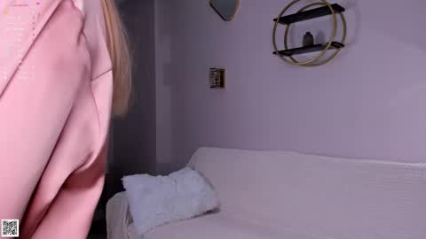 Lily online show from September 13, 2025, 1:55 pm