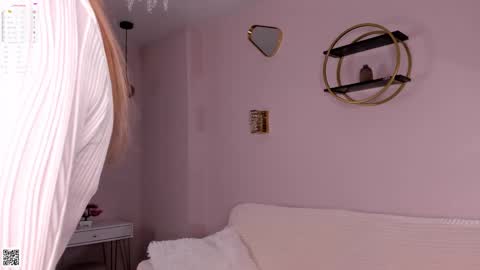 Lily online show from September 15, 2025, 3:12 pm