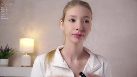 Snapshot of sunnmoonn chatting on May 27, 2026, 2:36 pm Lily online show from May 27, 2026, 2:36 pm