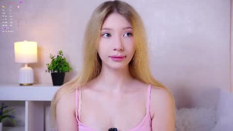 Snapshot of sunnmoonn chatting on June 10, 2026, 2:49 pm Lily online show from June 10, 2026, 2:49 pm