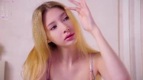 Snapshot of sunnmoonn chatting on June 11, 2026, 2:48 pm Lily online show from June 11, 2026, 2:48 pm