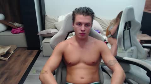 Alice and Sergey online show from October 17, 2025, 8:33 pm