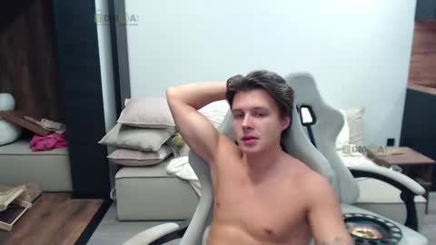 Alice and Sergey online show from October 18, 2025, 10:21 pm