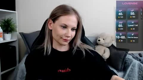 Naomi online show from June 23, 2026, 5:49 am