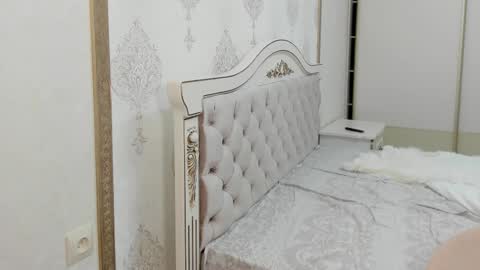 Snapshot of sunny_love__ chatting on February 25, 2026, 5:17 am Vanessa online show from February 25, 2026, 5:17 am