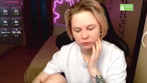 sunny mood online show from March 3, 2025, 5:42 am