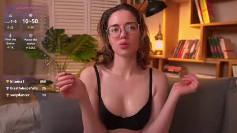 Snapshot of sunny_teaze chatting on June 12, 2026, 11:31 am Sunny online show from June 12, 2026, 11:31 am
