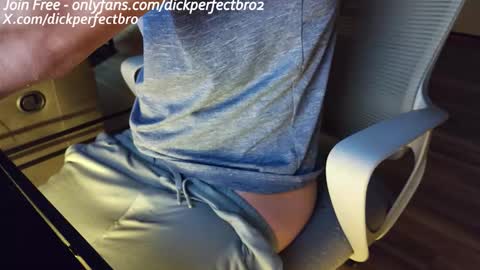 sunny valentine online show from November 21, 2025, 2:43 am